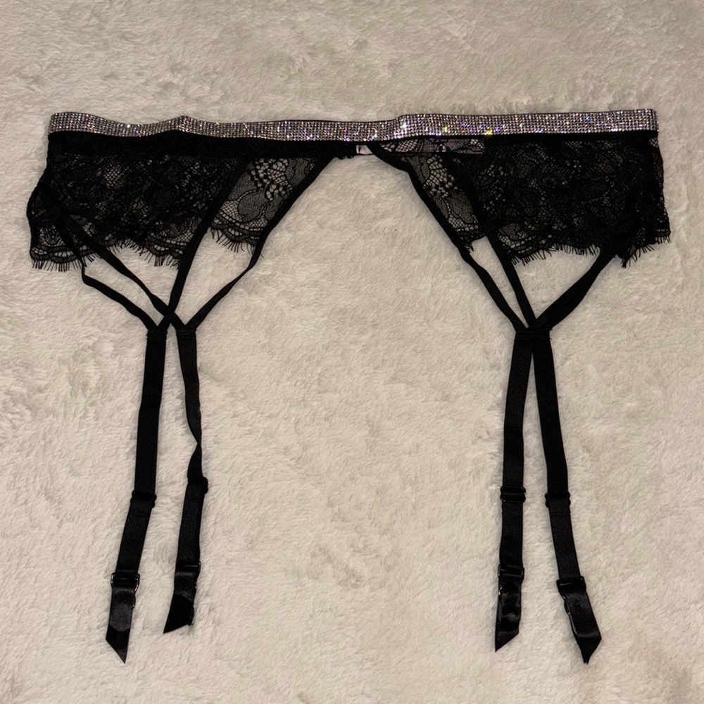 Victoria’s Secret Very Sexy Shine Strap Garter Belt M/L